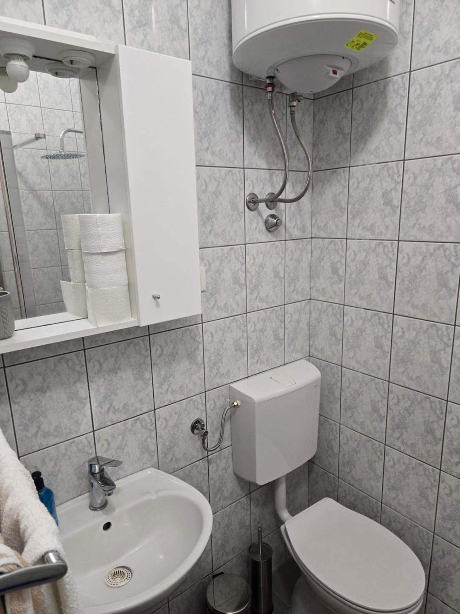 Apartments Stjepan Малинска Екстериор снимка
