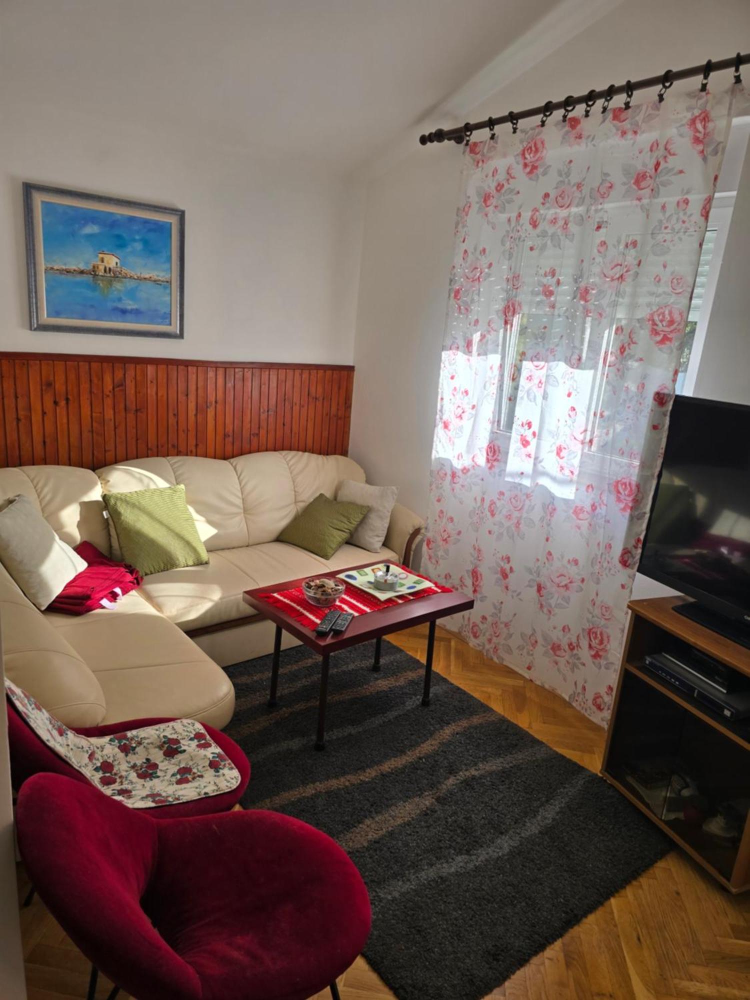 Apartments Stjepan Малинска Екстериор снимка
