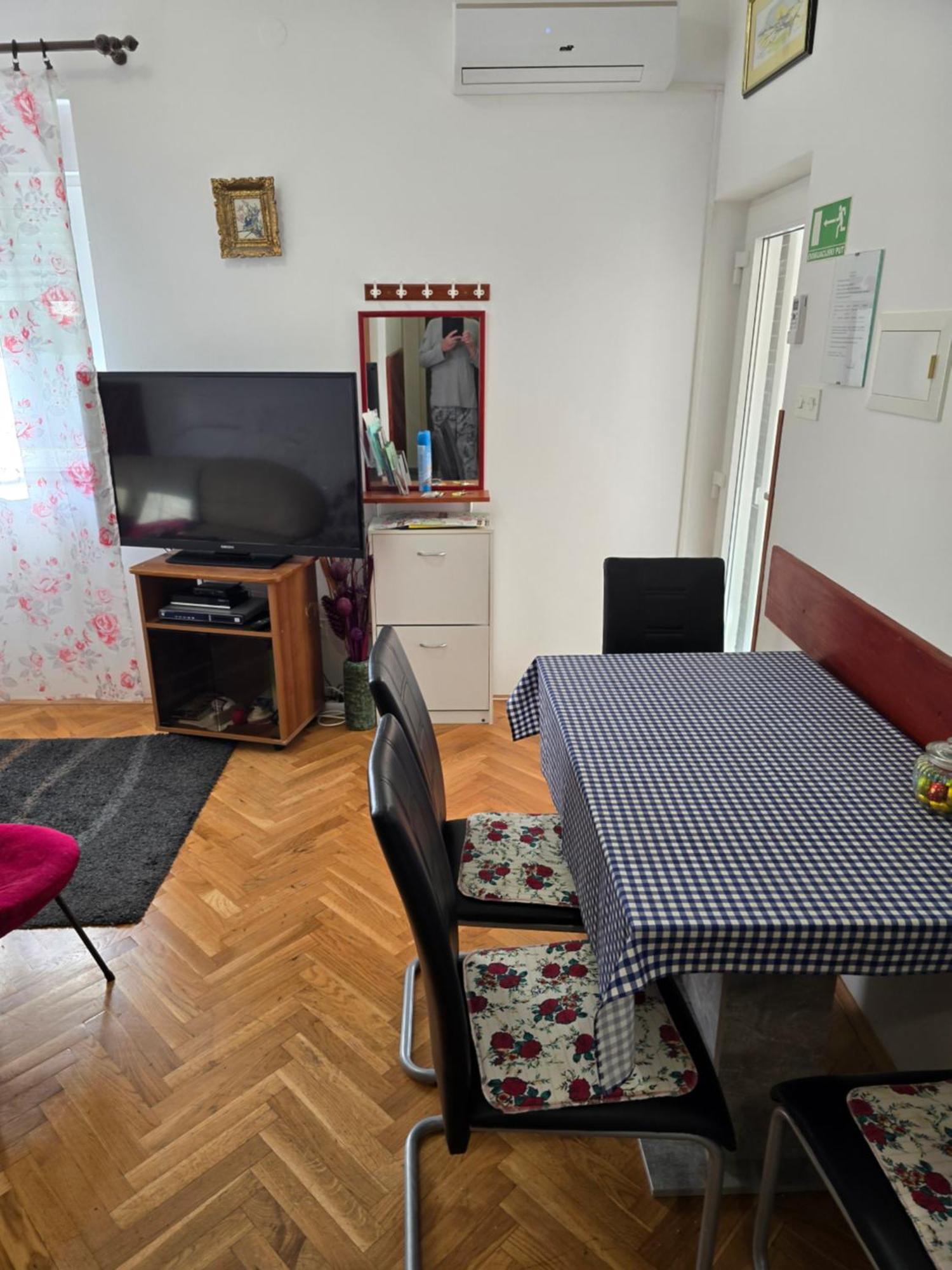 Apartments Stjepan Малинска Екстериор снимка